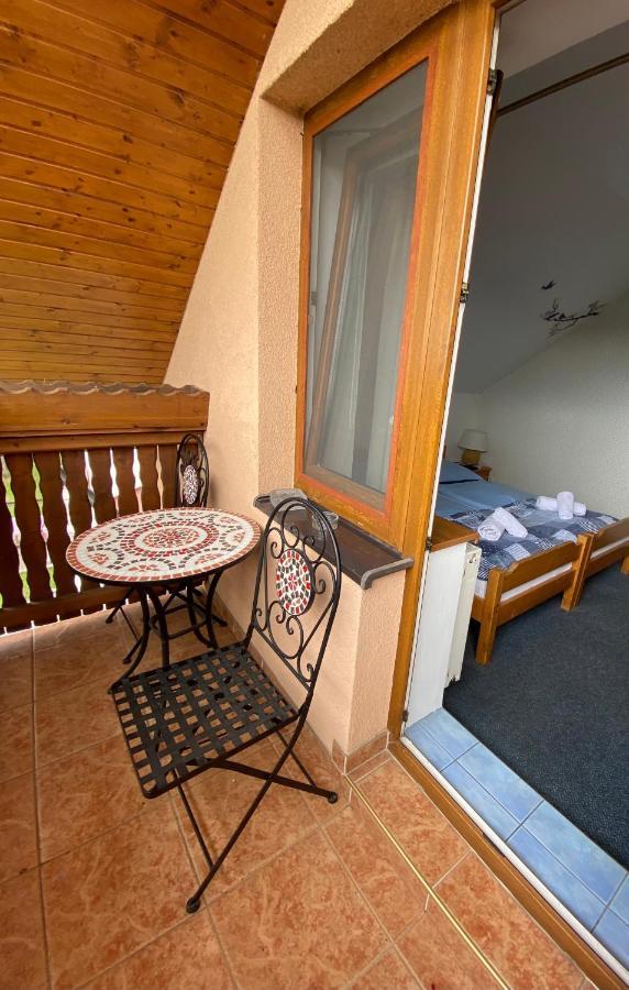 Penzion Vila Petra Bed&Breakfast Вельки-Славков Экстерьер фото